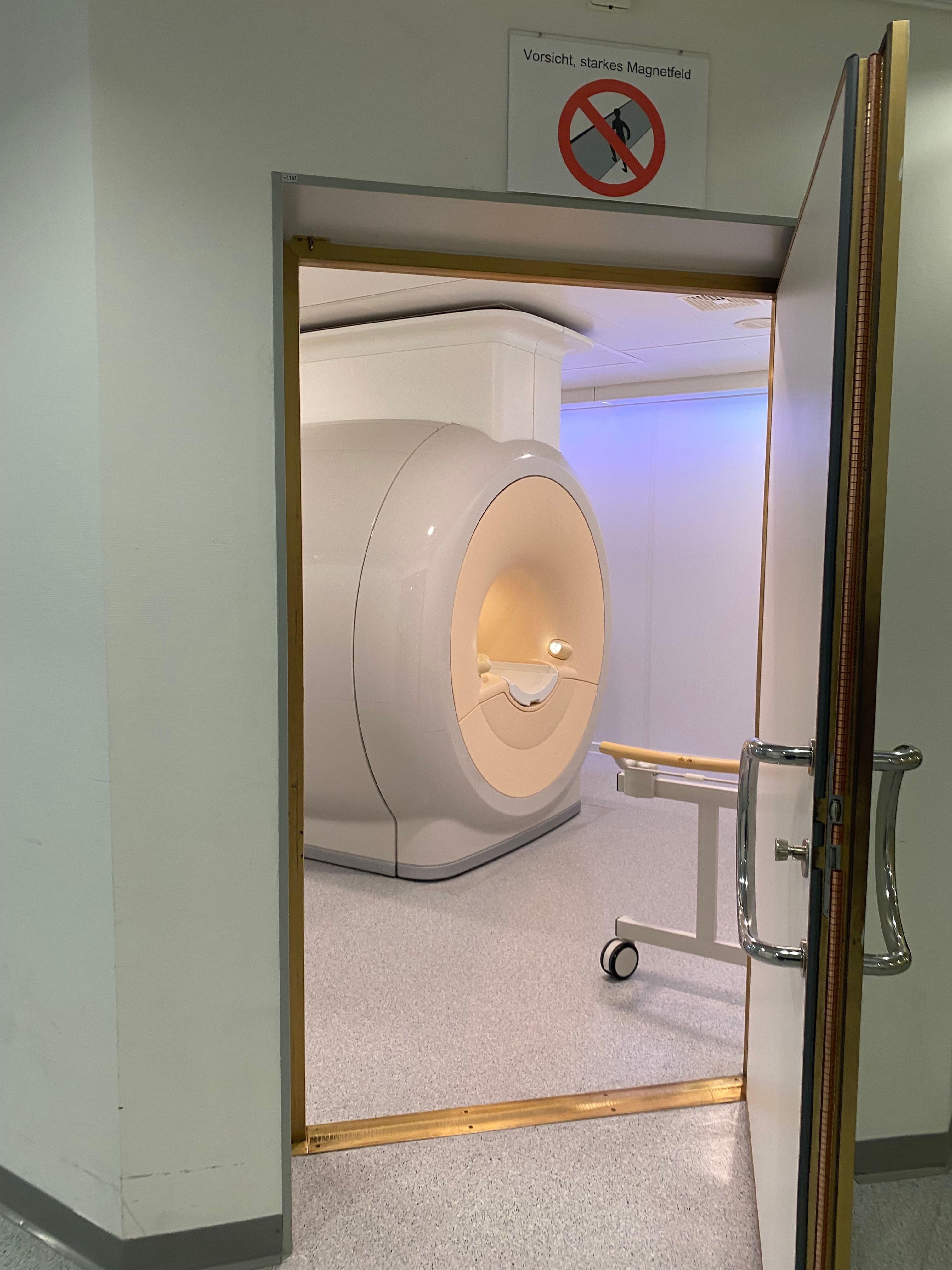 Die MRI Anlage wird stets gekühlt